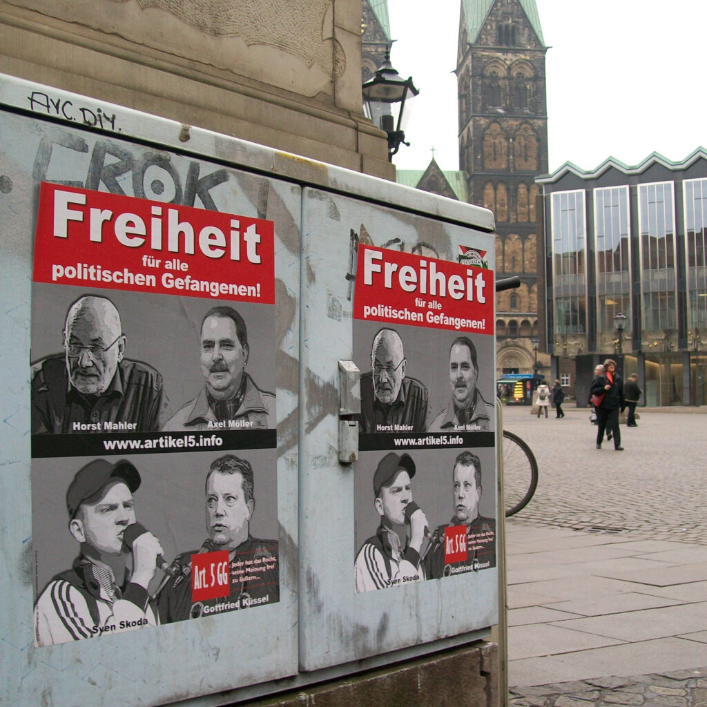 Aktionstag 18. März Poitische Gefangenen in der BRD_Plakat am Markt Bremen